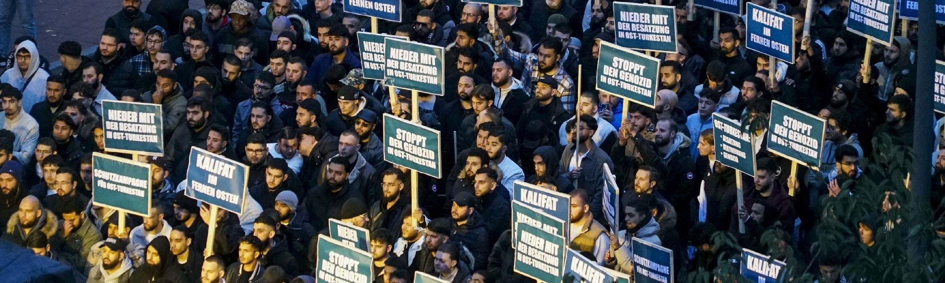 Islamists call for a caliphate at a demonstration in Hamburg
